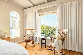 The Stone-age Palace by Sea N' Rent