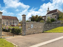 Charming Home in Molesme