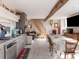 Cottage With Independent Studio in Molesme