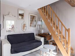 Cottage With Independent Studio in Molesme