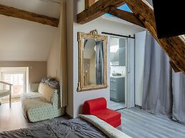 Cottage With Independent Studio in Molesme