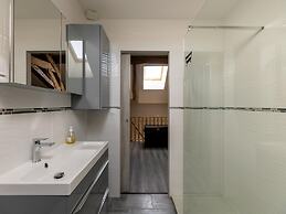 Cottage With Independent Studio in Molesme