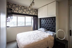 Chic Condo with Gym & Private Roof