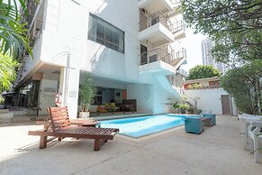 Journeyhub Sukhumvit 26 Bangkok