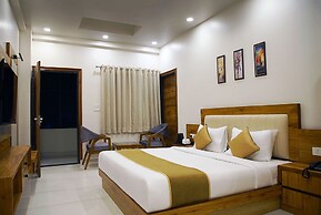 TreeHouse The Royal Chandra Mahal