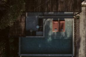 Pure Beachfront Villa with pool