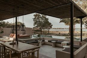 Pure Beachfront Villa with pool