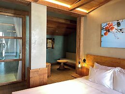 The Pink Boutique Hotel