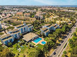 1BR Apartment with Pool at Lago Azul