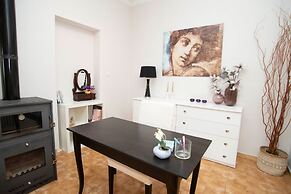 Electra s 2-bedroom Apt-convenient Location Patra