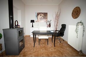 Electra s 2-bedroom Apt-convenient Location Patra