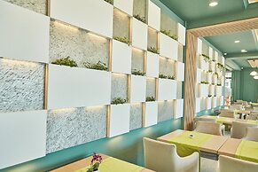 HOTEL AZALEEA MAMAIA NORD