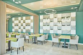 HOTEL AZALEEA MAMAIA NORD