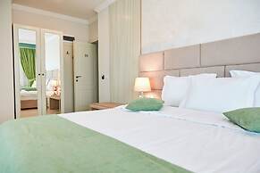 HOTEL AZALEEA MAMAIA NORD