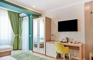 HOTEL AZALEEA MAMAIA NORD