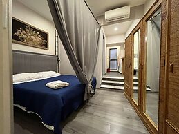 Central Station House Riccardo