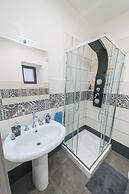 Central Station House Riccardo