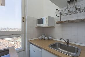 Skyline view Biancamano 1 bdr with balcony by Rentopolis