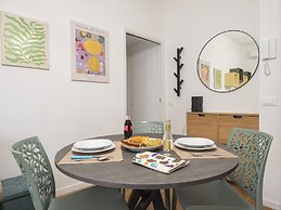 Bilocale con Balcone in Zona Nolo