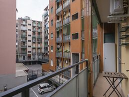 Bilocale con Balcone in Zona Nolo