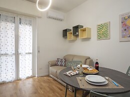 Bilocale con Balcone in Zona Nolo