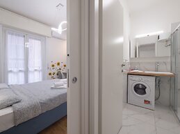 Bilocale con Balcone in Zona Nolo