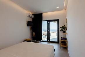 Lackos Luxury Suites