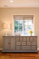 Luxury Estate With Sparkling Pool Elegant Amenities