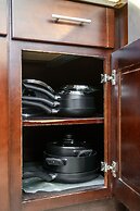 Luxury Estate With Sparkling Pool Elegant Amenities