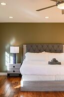 Luxury Estate With Sparkling Pool Elegant Amenities