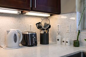 Luxury Estate With Sparkling Pool Elegant Amenities