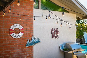 Luxury Estate With Sparkling Pool Elegant Amenities