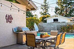 Luxury Estate With Sparkling Pool Elegant Amenities