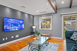 Luxury Estate With Sparkling Pool Elegant Amenities