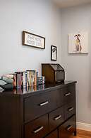 Luxury Estate With Sparkling Pool Elegant Amenities