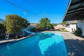 Luxury Estate With Sparkling Pool Elegant Amenities