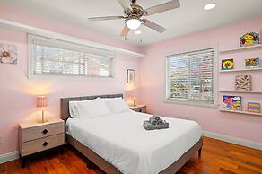 Luxury Estate With Sparkling Pool Elegant Amenities