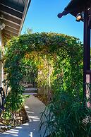 Luxury Estate With Sparkling Pool Elegant Amenities