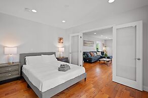 Luxury Estate With Sparkling Pool Elegant Amenities