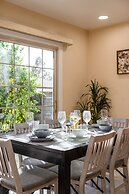 Luxury Estate With Sparkling Pool Elegant Amenities