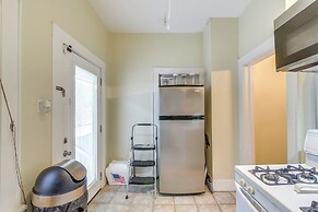 ~ Half-mi to Galveston Seawall: Apartment w/ Deck!