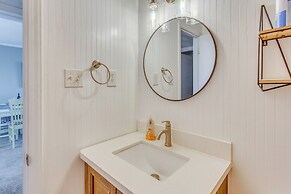 Beachfront North Myrtle Beach Condo w/ Pool Access