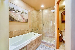 Walk to Santa Fe Plaza: Condo w/ Kiva Fireplace!