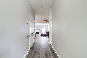 ~ 6 Mi to Dtwn Cumming: Townhome in Friendly Area