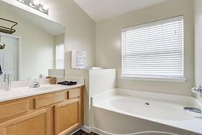 ~ 6 Mi to Dtwn Cumming: Townhome in Friendly Area