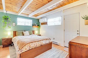 8 Mi to Big Boulder Mountain: Cabin w/ Decks!