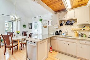 8 Mi to Big Boulder Mountain: Cabin w/ Decks!