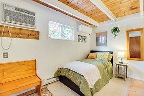 8 Mi to Big Boulder Mountain: Cabin w/ Decks!