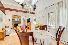 8 Mi to Big Boulder Mountain: Cabin w/ Decks!