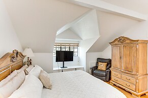 Central Condo w/ Water Views in Lake Arrowhead!